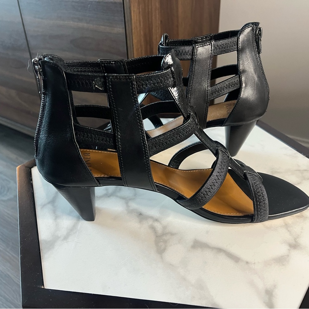 Donald J. Pliner Arcadia Sandal Black US 10 Gladiator Style, Strappy